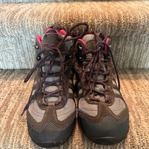 Size 9 women's hiking boots